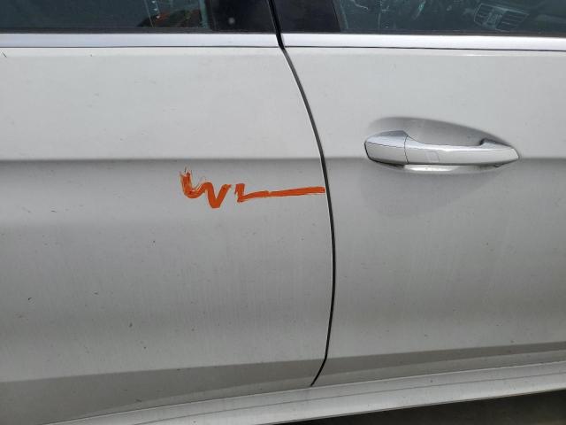 Photo 12 from auction – 2014 MERCEDES-BENZ E 350 with VIN WDDHF5KB1EB062246