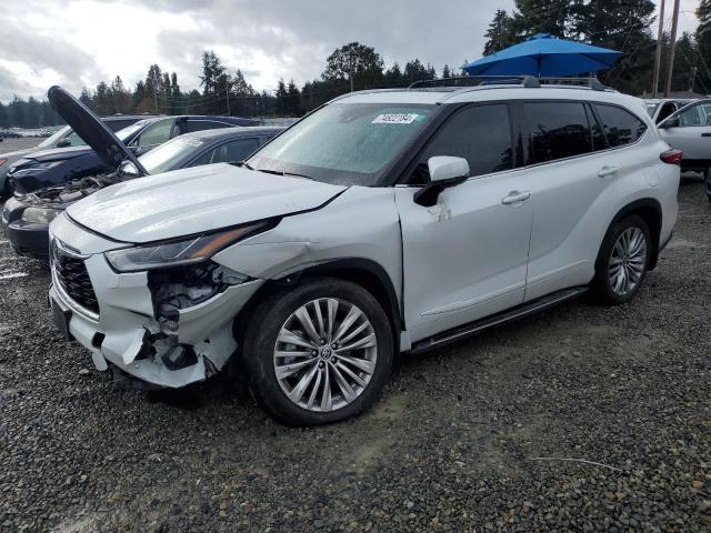 TOYOTA HIGHLANDER 2022 with VIN 5TDFZRBH3NS235519 - Photo from auction