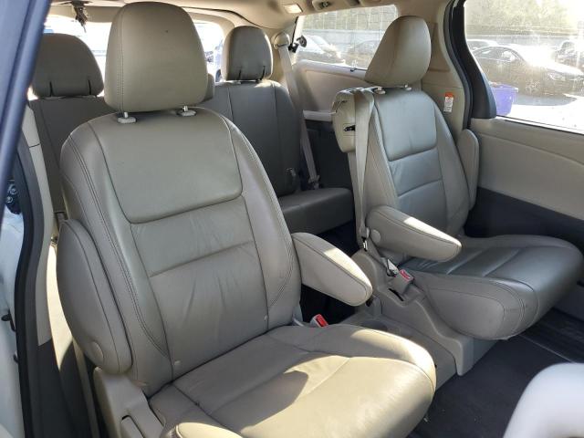 Photo 11 from auction – 2016 TOYOTA SIENNA XLE with VIN 5TDYK3DC7GS715593