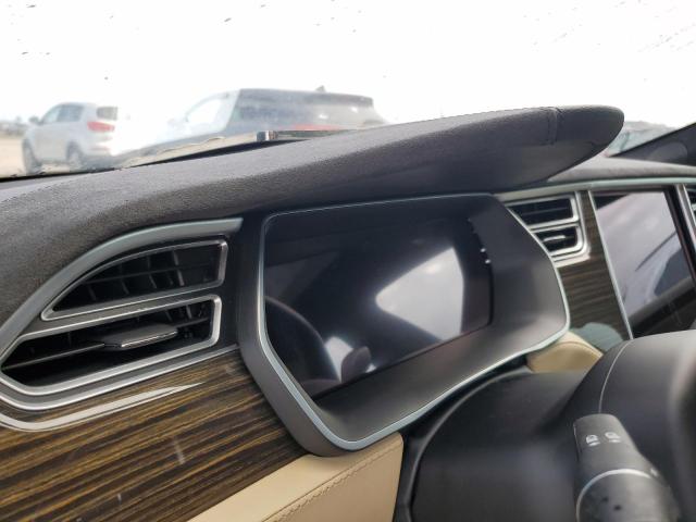 Photo 9 from auction – 2015 TESLA MODEL S 70 with VIN 5YJSA1S28FF086338