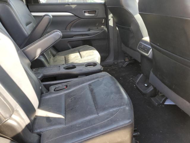 Photo 11 from auction – 2015 TOYOTA HIGHLANDER with VIN 5TDJKRFHXFS091655