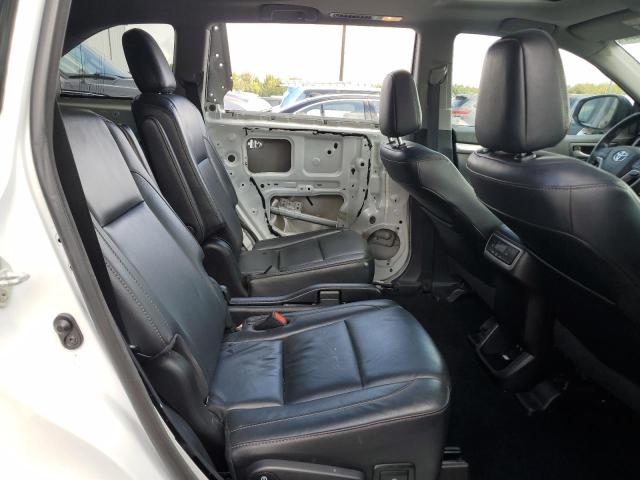 Photo 11 from auction – 2018 TOYOTA HIGHLANDER with VIN 5TDJZRFH3JS543160