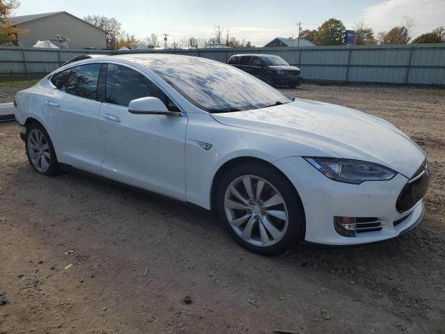 Photo 4 from auction – 2016 TESLA MODEL S with VIN 5YJSA1E28GF128665