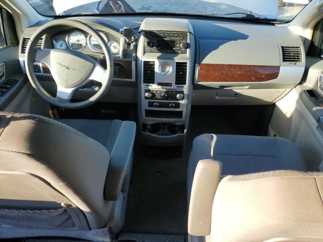 Photo 8 from auction – 2010 CHRYSLER TOWN & COU with VIN 2A4RR5D1XAR228134