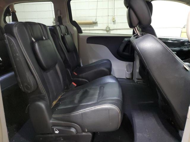 Photo 11 from auction – 2015 CHRYSLER TOWN & COU with VIN 2C4RC1BG1FR751458