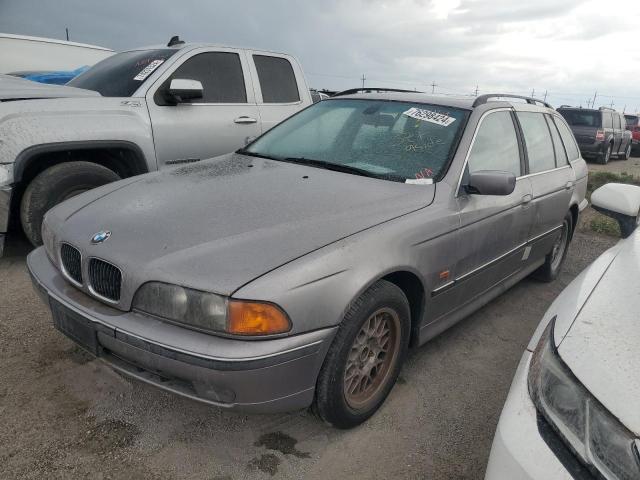 BMW 528 IT AUT 2000 with VIN WBADP6345YBV63945 - Photo from auction
