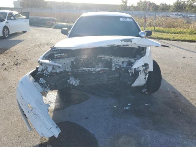 Photo 5 from auction – 2011 FORD CROWN VICT with VIN 2FABP7BV1BX182002