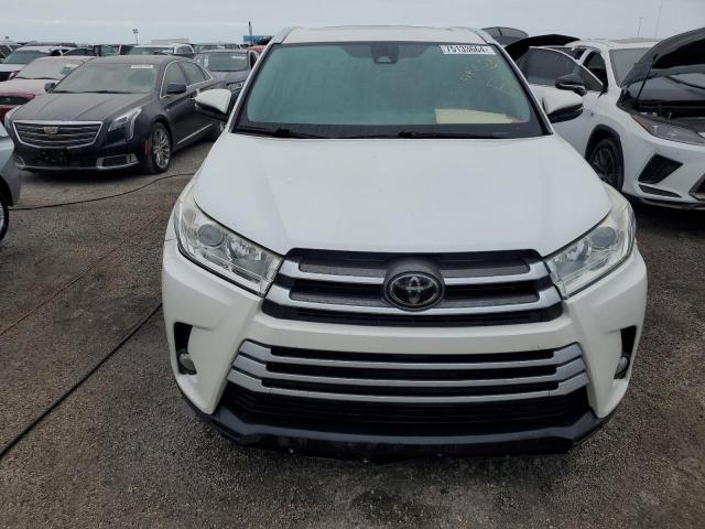 Photo 5 from auction – 2018 TOYOTA HIGHLANDER with VIN 5TDKZRFH8JS280104
