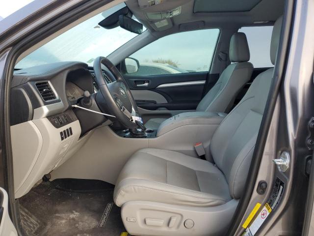 Photo 7 from auction – 2019 TOYOTA HIGHLANDER with VIN 5TDKZRFH4KS552066