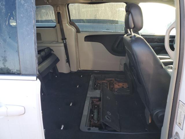 Photo 11 from auction – 2014 CHRYSLER TOWN & COU with VIN 2C4RC1BG3ER343185