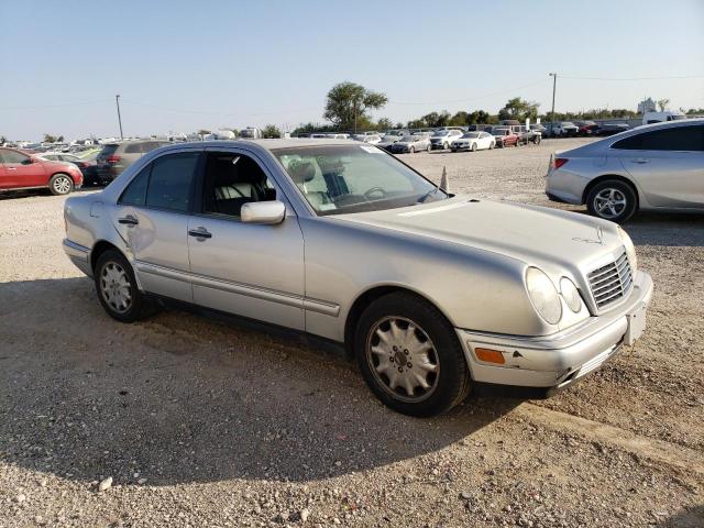 Photo 4 from auction – 1998 MERCEDES-BENZ E 320 with VIN WDBJF65F1WA711193