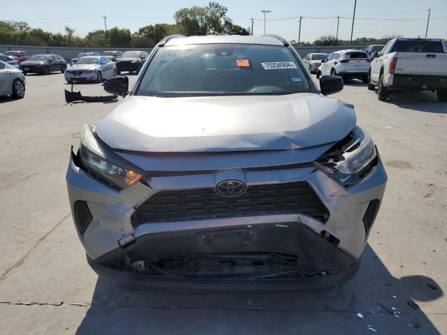 Photo 5 from auction – 2019 TOYOTA RAV4 LE with VIN JTMH1RFVXKD506759