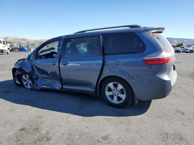 Photo 2 from auction – 2017 TOYOTA SIENNA LE with VIN 5TDKZ3DC8HS811476