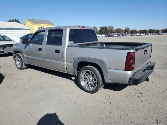 Фото 2 с аукциона – 2004 CHEVROLET SILVERADO с VIN 2GCEC13T441343929