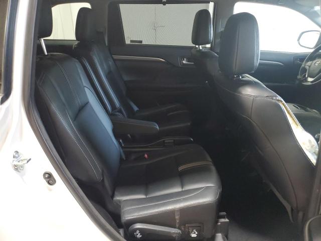 Photo 11 from auction – 2018 TOYOTA HIGHLANDER with VIN 5TDJZRFH6JS807830