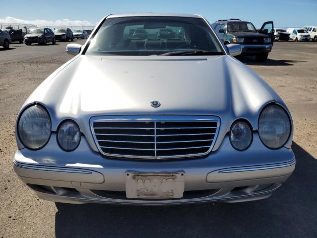 Photo 5 from auction – 2000 MERCEDES-BENZ E 320 with VIN WDBJF65J7YA992262