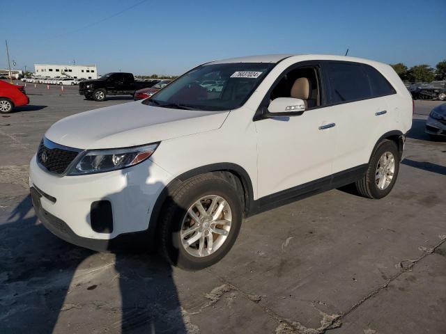 KIA SORENTO LX 2015 with VIN 5XYKT3A69FG580985 - Photo from auction
