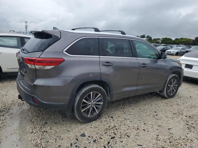 Photo 3 from auction – 2018 TOYOTA HIGHLANDER with VIN 5TDJZRFH4JS524102