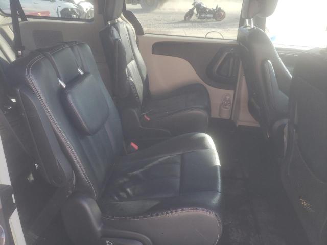 Photo 11 from auction – 2014 CHRYSLER TOWN & COU with VIN 2C4RC1BG8ER435747
