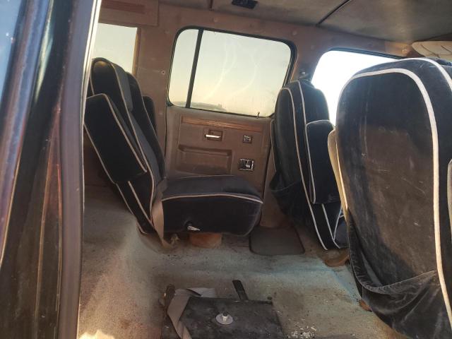 Photo 11 from auction – 1988 CHEVROLET SUBURBAN V with VIN 1GBEV16K7JF127952