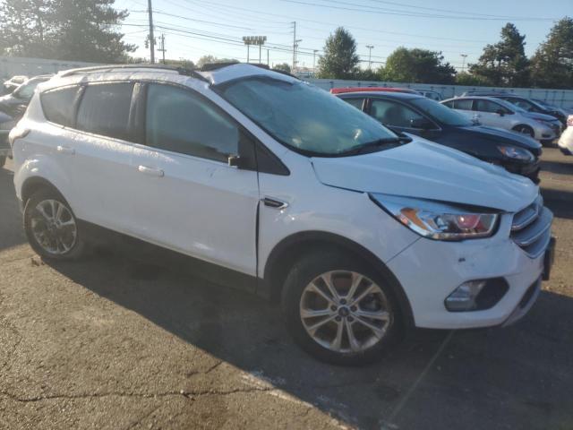 Photo 4 from auction – 2017 FORD ESCAPE SE with VIN 1FMCU9GD8HUC61245