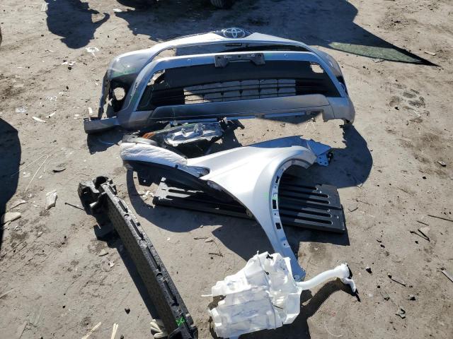 Photo 13 from auction – 2017 TOYOTA RAV4 LIMIT with VIN 2T3YFREV0HW332005