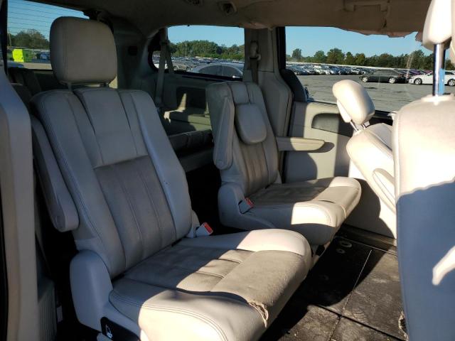 Photo 11 from auction – 2013 CHRYSLER TOWN & COU with VIN 2C4RC1CG2DR684235