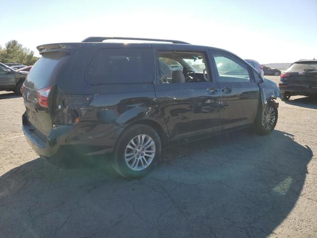 Photo 3 from auction – 2016 TOYOTA SIENNA XLE with VIN 5TDYK3DC6GS736421