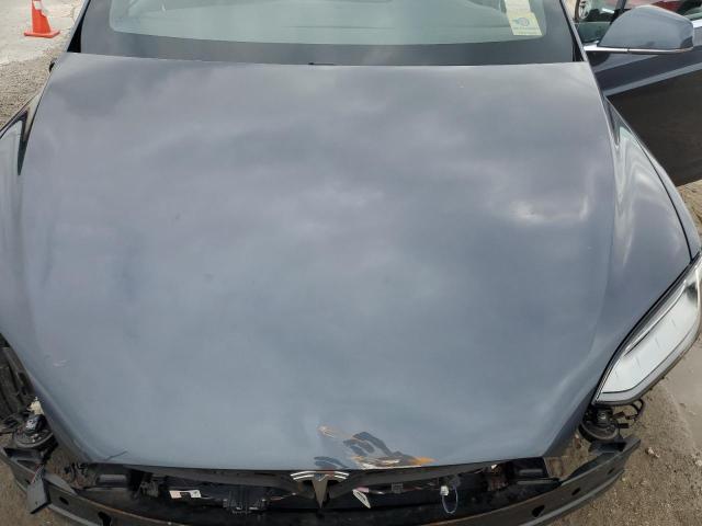 Photo 11 from auction – 2017 TESLA MODEL X with VIN 5YJXCDE23HF037919