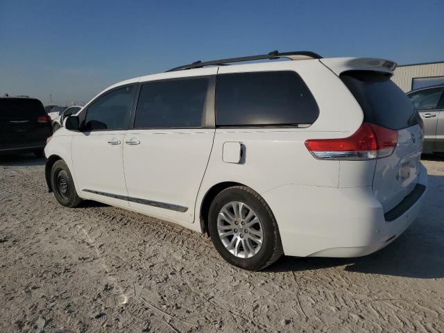 Photo 2 from auction – 2011 TOYOTA SIENNA XLE with VIN 5TDYK3DC9BS164768