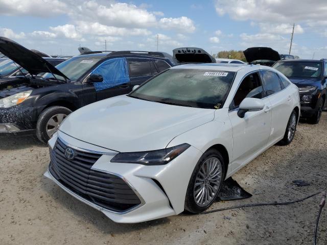 TOYOTA AVALON LIM 2022 with VIN 4T1CA1AB4NU013698 - Photo from auction