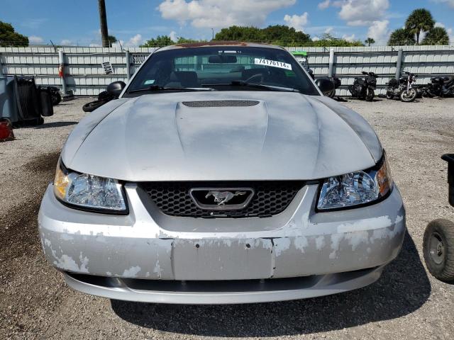 Photo 5 from auction – 2000 FORD MUSTANG with VIN 1FAFP4049YF167973