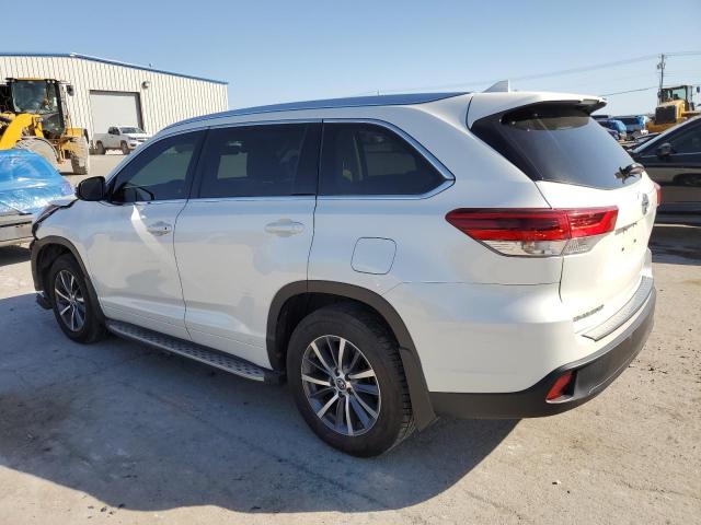 Photo 2 from auction – 2017 TOYOTA HIGHLANDER with VIN 5TDKZRFH5HS524835