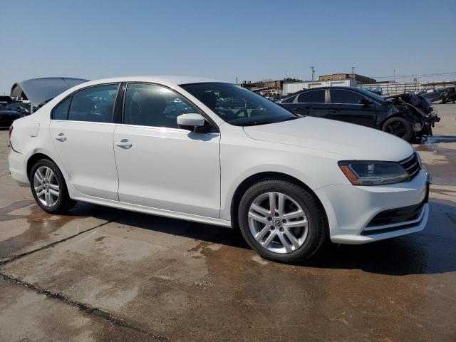 Photo 4 from auction – 2017 VOLKSWAGEN JETTA S with VIN 3VW2B7AJ3HM261843