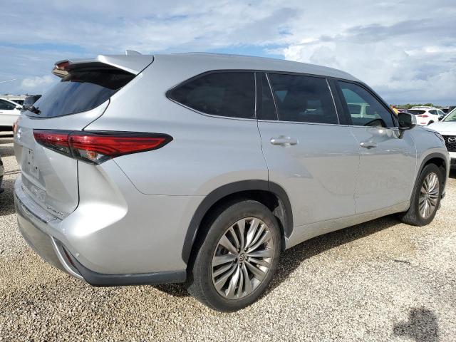 Photo 3 from auction – 2021 TOYOTA HIGHLANDER with VIN 5TDFZRAHXMS071931