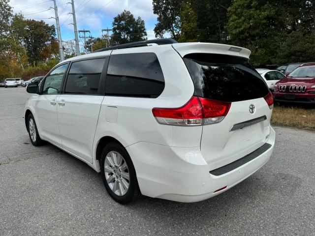 Photo 3 from auction – 2013 TOYOTA SIENNA XLE with VIN 5TDDK3DC8DS066090