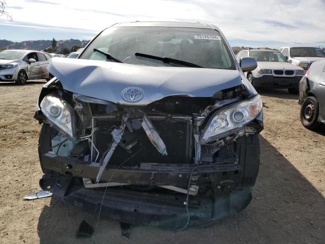 Photo 5 from auction – 2016 TOYOTA SIENNA XLE with VIN 5TDYK3DC8GS727820