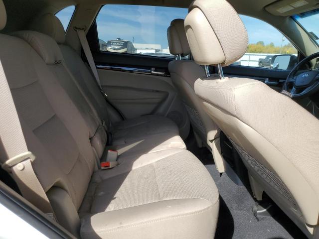 Photo 11 from auction – 2015 KIA SORENTO LX with VIN 5XYKT3A68FG565474