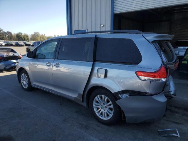 Photo 2 from auction – 2011 TOYOTA SIENNA XLE with VIN 5TDYK3DC8BS035596
