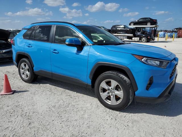 Photo 4 from auction – 2021 TOYOTA RAV4 XLE with VIN JTMP1RFV2MD070746