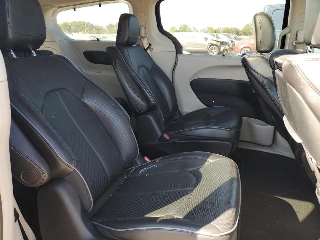 Photo 11 from auction – 2018 CHRYSLER PACIFICA H with VIN 2C4RC1N79JR236535