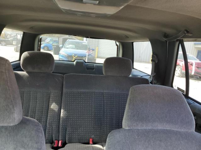 Photo 10 from auction – 2002 CHEVROLET BLAZER with VIN 1GNDT13W42K241542