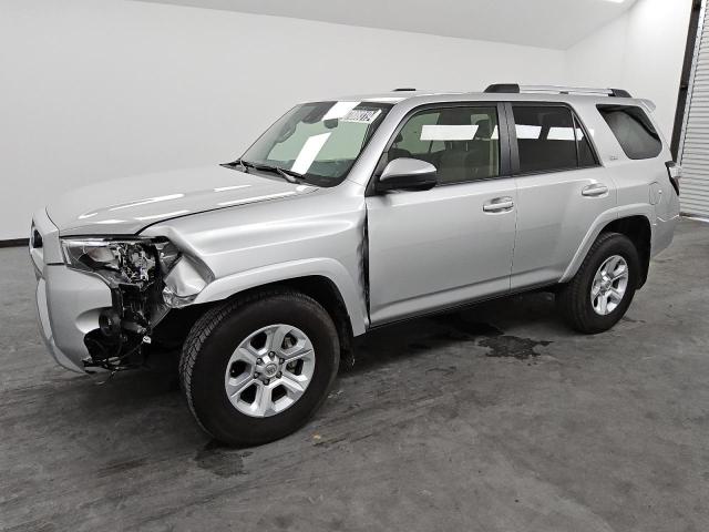 TOYOTA 4RUNNER SR 2024 with VIN JTEEU5JR7R5305267 - Photo from auction