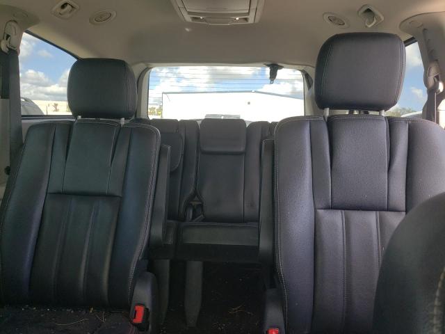 Photo 10 from auction – 2016 CHRYSLER TOWN & COU with VIN 2C4RC1BG5GR295868