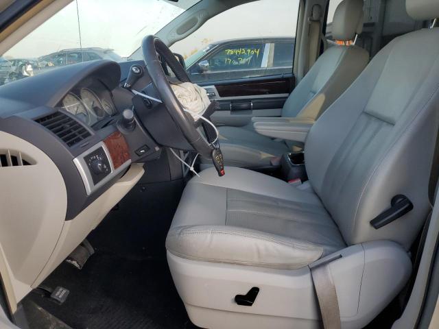 Photo 7 from auction – 2010 CHRYSLER TOWN & COU with VIN 2A4RR8D14AR456552
