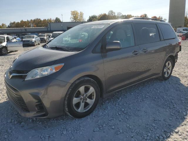 TOYOTA SIENNA LE 2018 with VIN 5TDKZ3DC8JS938900 - Photo from auction