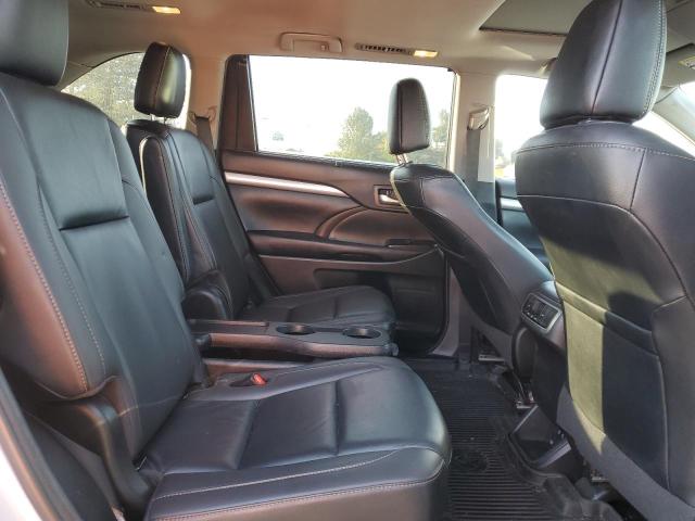Photo 11 from auction – 2019 TOYOTA HIGHLANDER with VIN 5TDJZRFH6KS628107