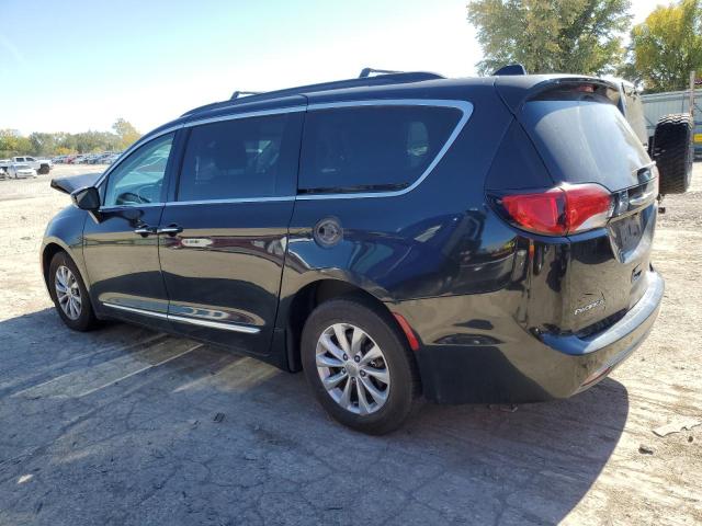Photo 2 from auction – 2017 CHRYSLER PACIFICA T with VIN 2C4RC1BG1HR803934