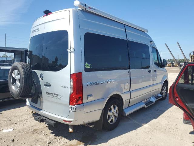 Photo 3 from auction – 2019 MERCEDES-BENZ SPRINTER 2 with VIN WDAPF0CD4KP111188