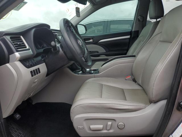 Photo 7 from auction – 2019 TOYOTA HIGHLANDER with VIN 5TDKZRFH8KS567900